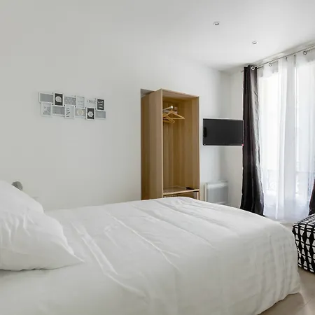 68 - The Rolling Stones Flat Paris